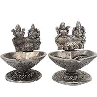 Send Gifts to Hyderabad