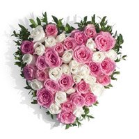 Midnight Flowers Delivery in Hyderabad : Pink White Roses Heart 50 Flowers to Vishakhapatnam
