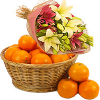 Send Pink Yellow Lily Flower Bouquet to Hyderabad with 4 Flower Stems with 18 pcs Fresh Orange on Friendship Day