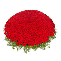 Same Day New Year Flower to Rajahmundary comprising Red Roses Basket 1000 Flowers in Hyderabad