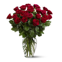 Red Roses in Vase 30 Flowers to Hyderabad. New Year Flowers Delivery in Tirupati