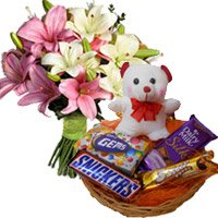 Send Valentine's Day Flowers in Hyderabad
