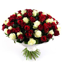 Send Diwali Flowers Online Red White Roses Bouquet 100 Flowers in Hyderabad