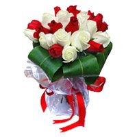 Order for Rakhi with Red White Roses Bouquet 15 Flowers in Hyderabad